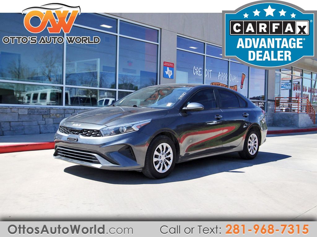 Gravity Gray 2023 Kia Forte Sedan Front-Wheel Drive Continuously Variable Transmission