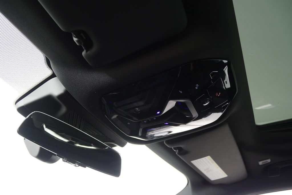 2025 BMW 5 Series 530i 25