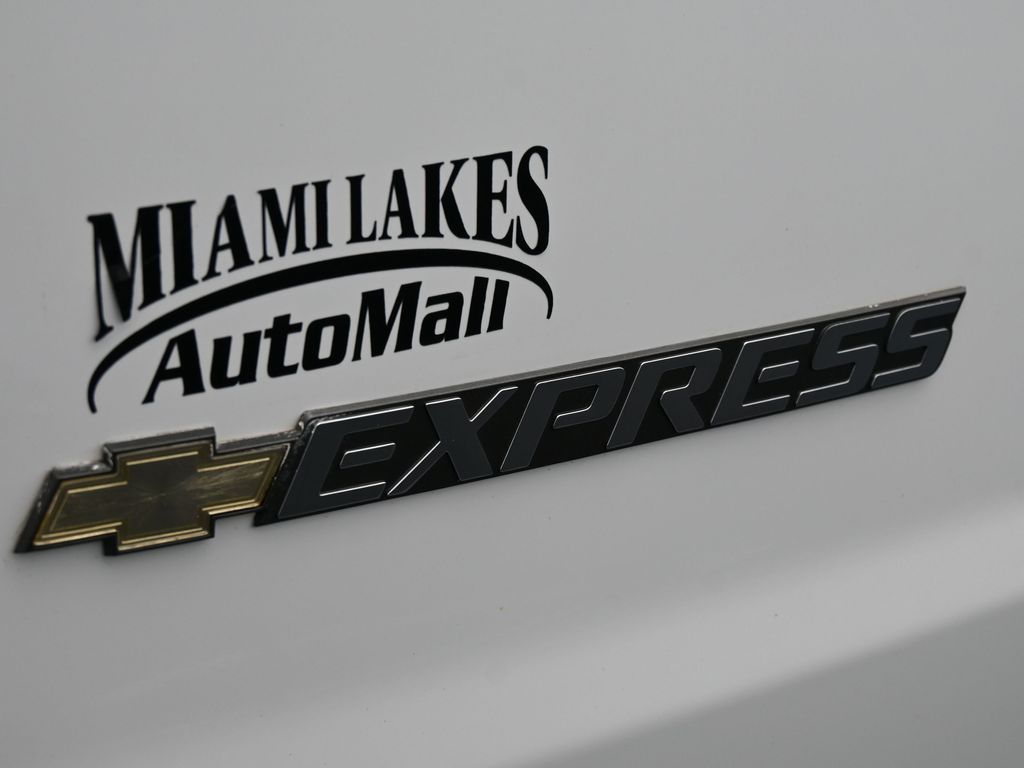 Used 2024 Summit White Chevrolet Work Van image 29