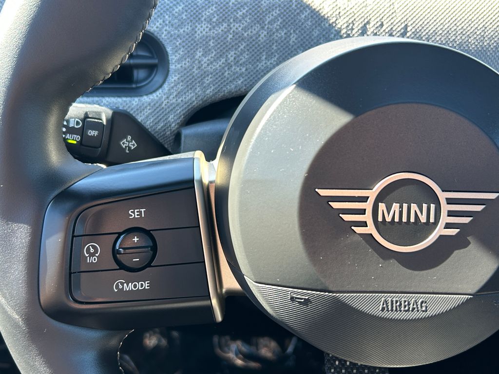 Thumbnail: 2025 MINI Cooper - 19