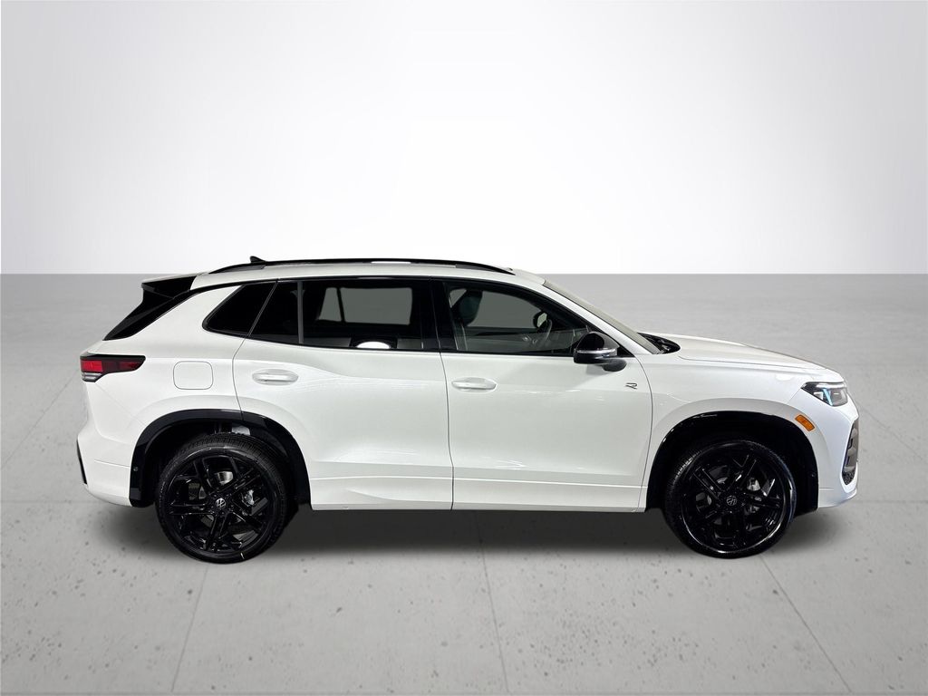 2025 Volkswagen Tiguan 2.0T SE R-Line Black