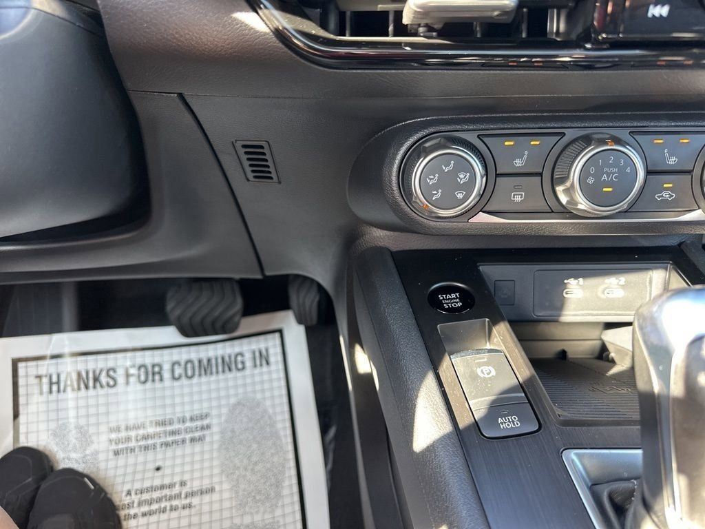 2025 Gun Metallic Nissan Kicks SV FWD SUV