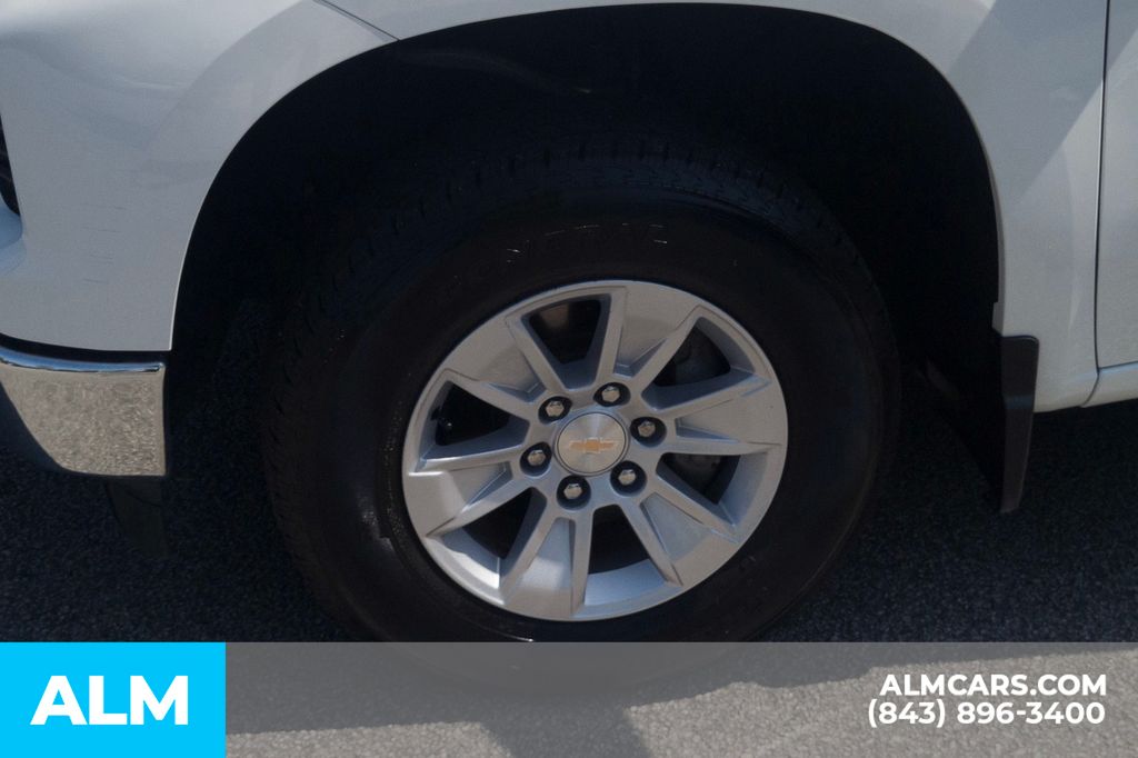 Used 2025 Summit White Chevrolet LT image 15