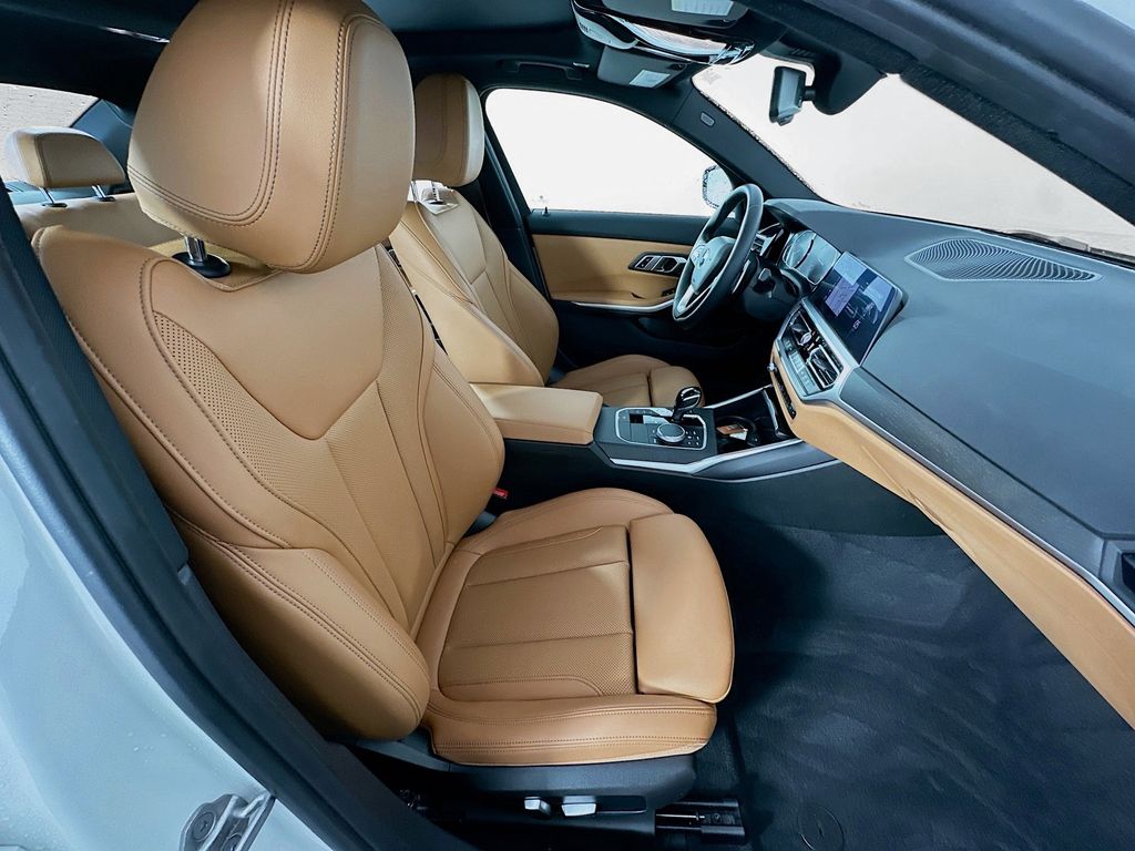 Thumbnail: 2022 BMW 3 Series - 28