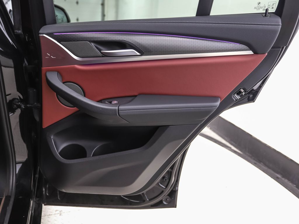 Thumbnail: 2023 BMW X4 - 25