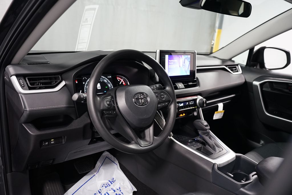 Thumbnail: 2025 Toyota RAV4 - 11