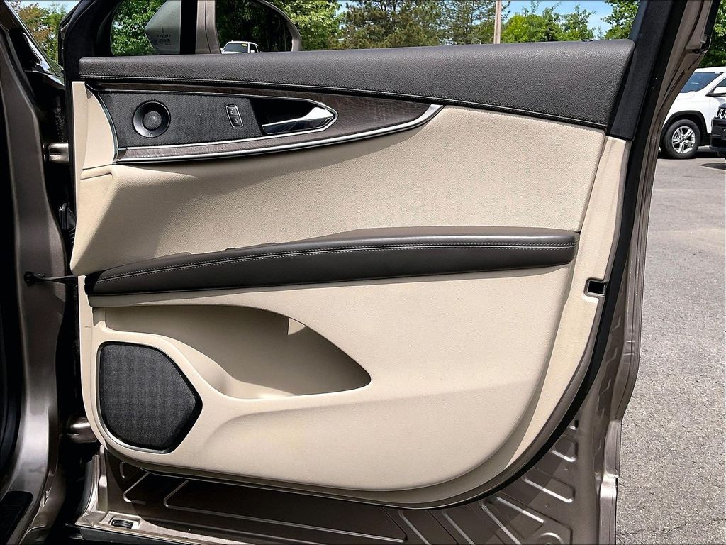 2019 Lincoln Nautilus — photo 26