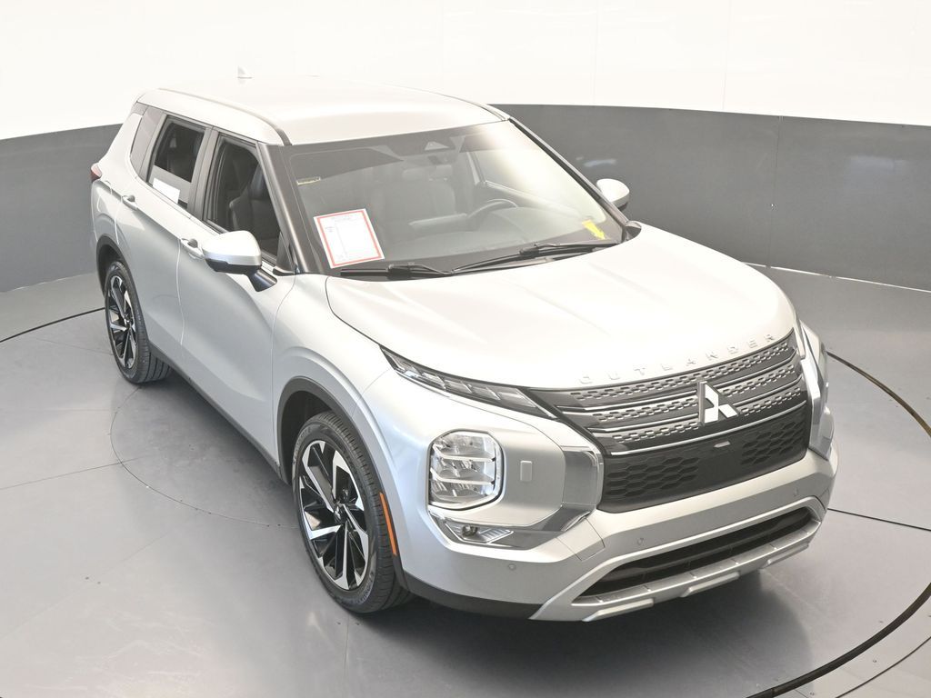 Used 2022 Alloy Silver Metallic Mitsubishi SE image 65