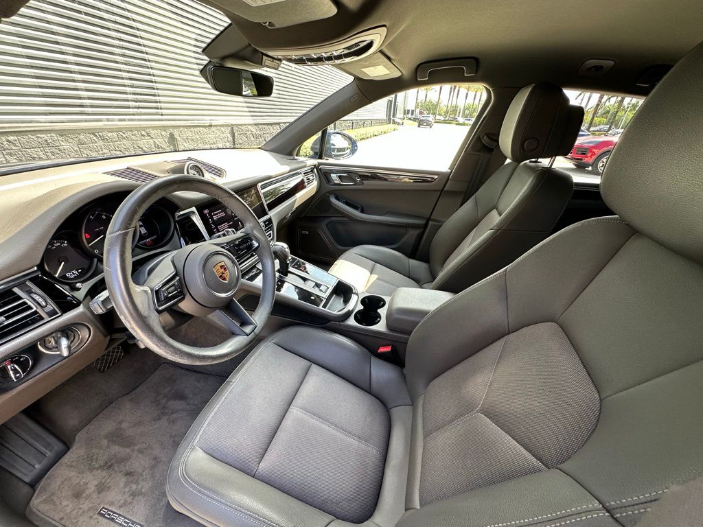 Thumbnail: 2022 Porsche Macan - 4