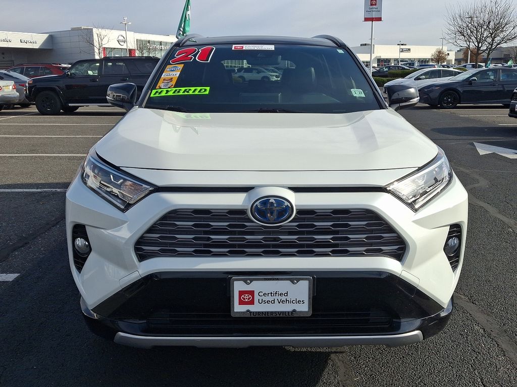 2021 Toyota RAV4 XSE 2