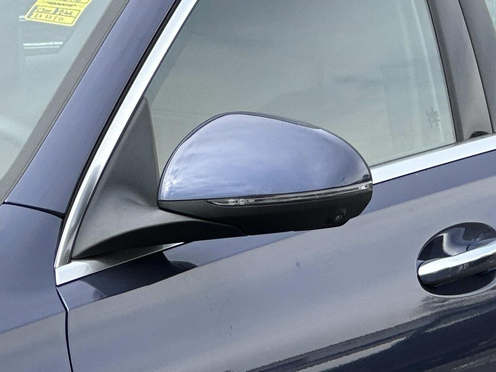 Thumbnail: 2025 Mercedes-Benz C-Class - 2