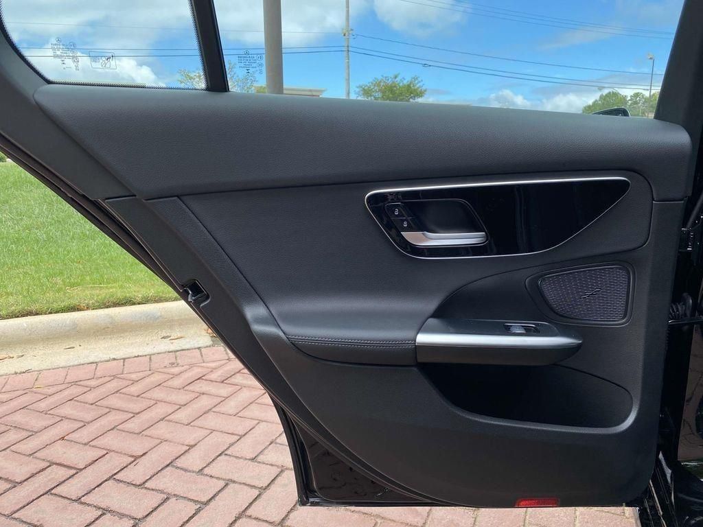 Thumbnail: 2024 Mercedes-Benz C-Class - 9