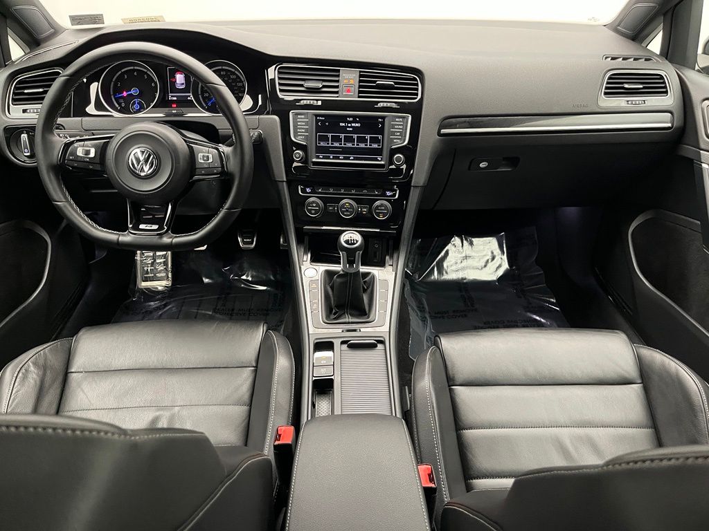 Thumbnail: 2016 Volkswagen Golf - 27