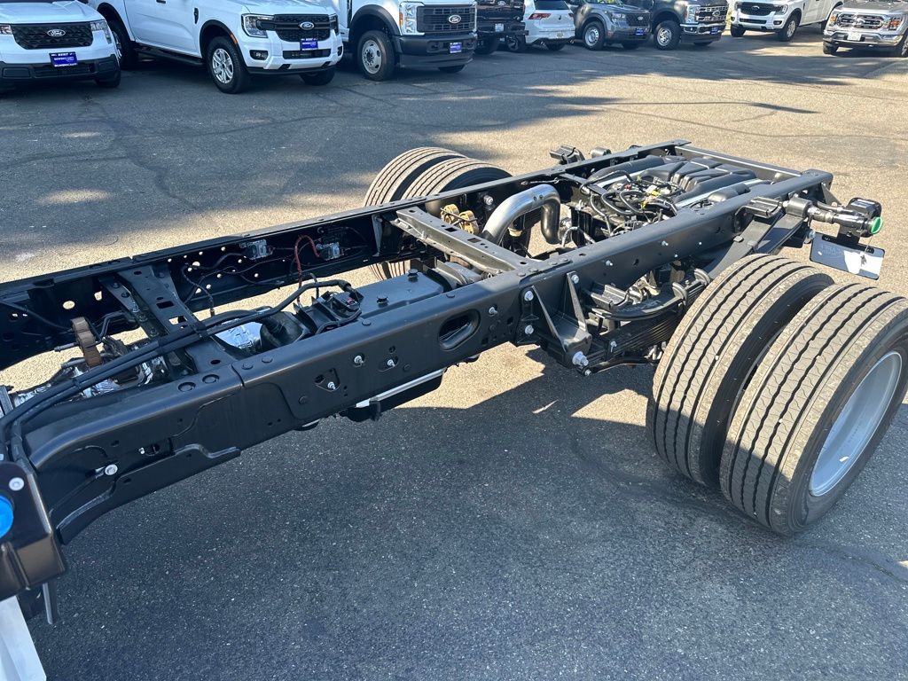 New 2025 Ford Super Duty F-600 Chassis Regular Cab (DRW) 169" Wheelbase XL