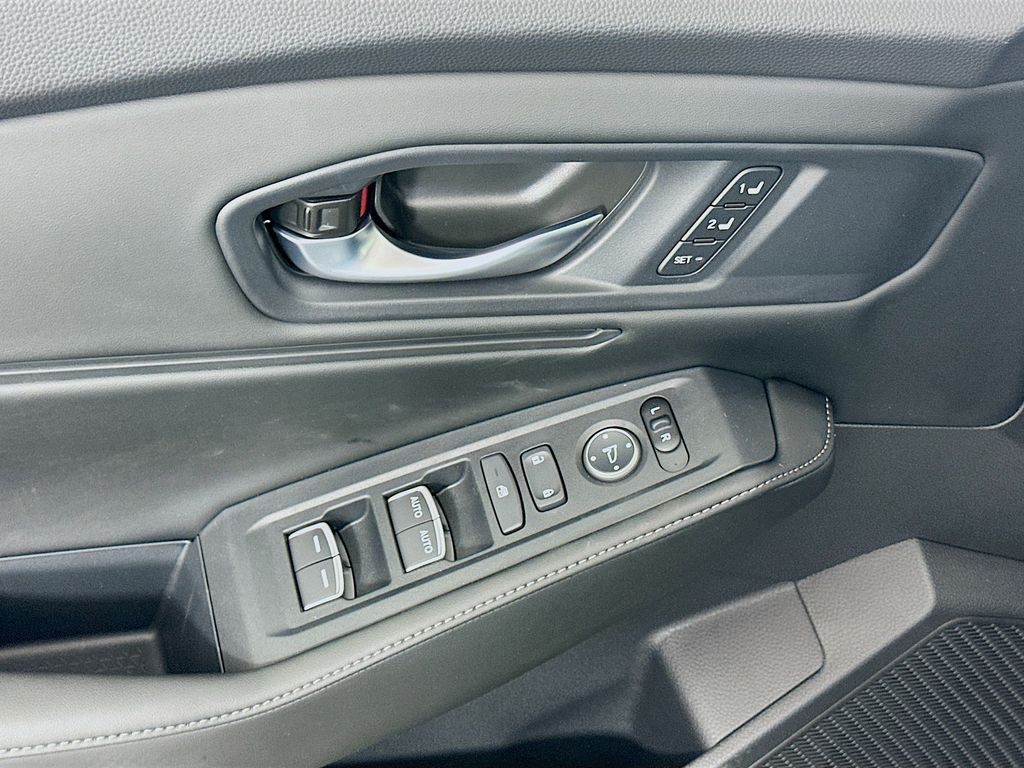 Thumbnail: 2025 Honda Accord - 19