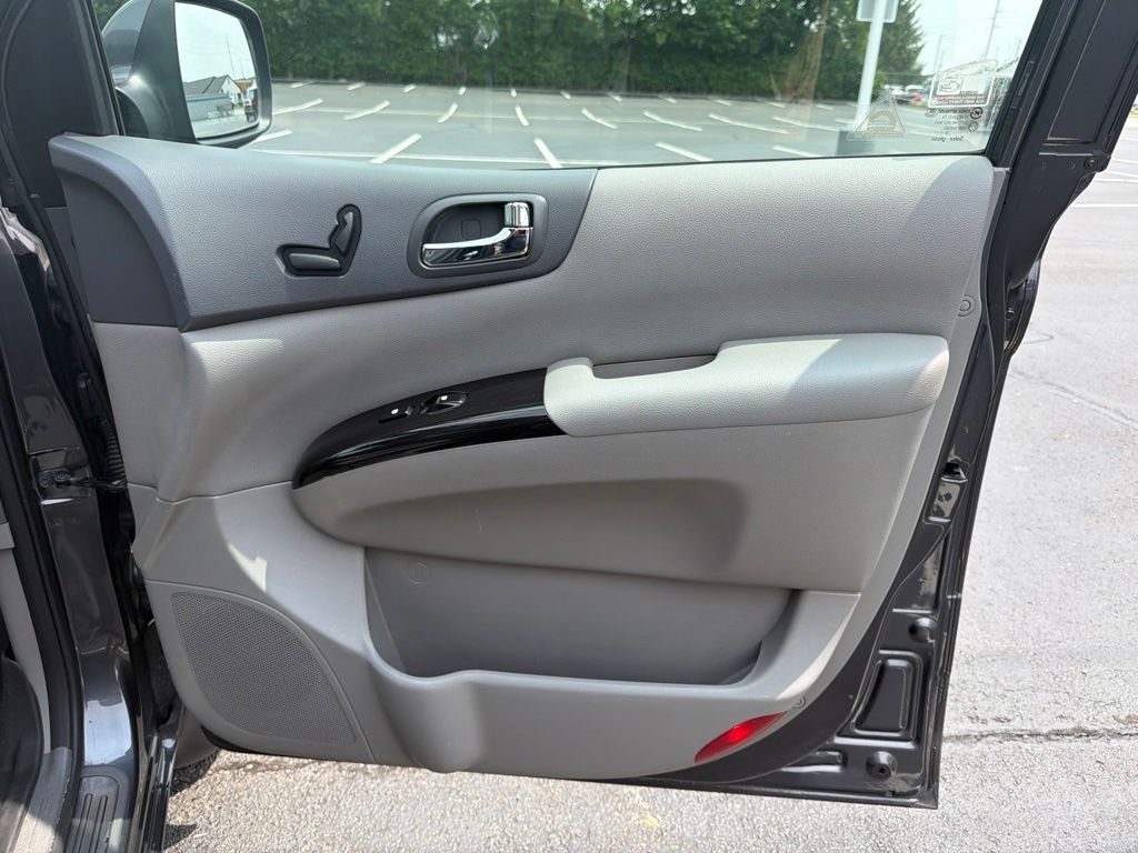 Thumbnail: 2014 Kia Sedona - 27