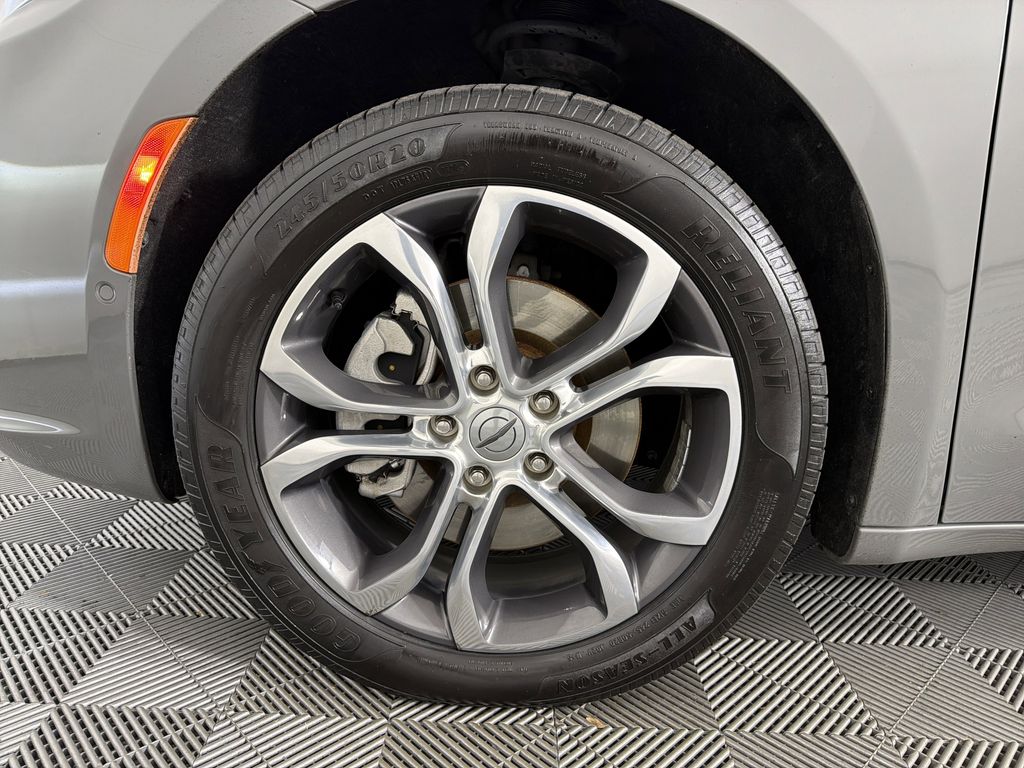 used 2021 Chrysler Pacifica car, priced at $27,500