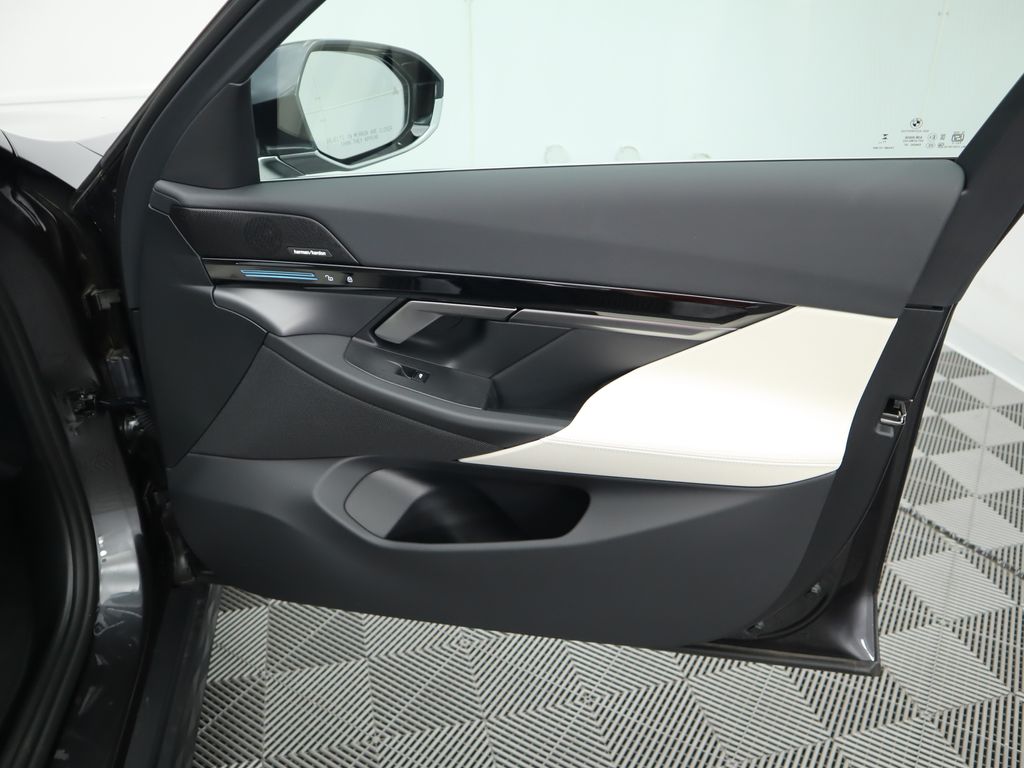 2024 BMW 5 Series 530i xDrive 26
