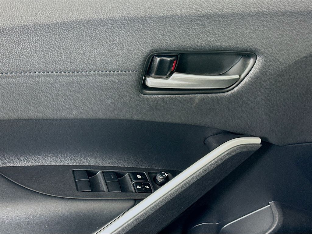 Thumbnail: 2025 Toyota Corolla Cross - 18