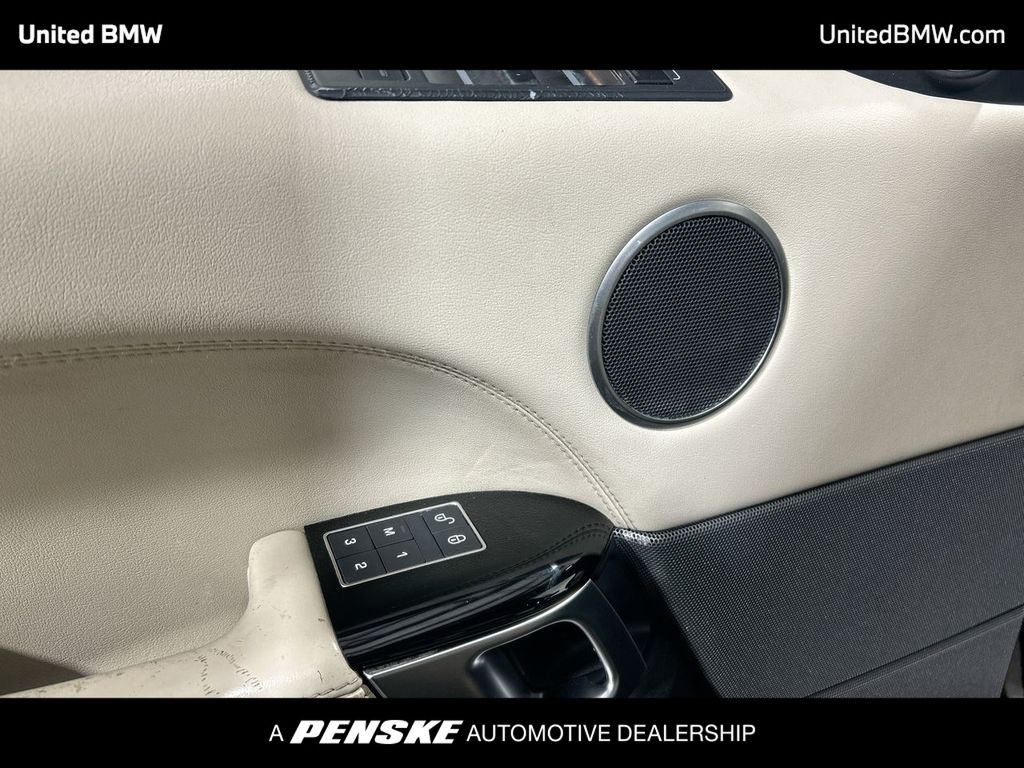 Thumbnail: 2017 Land Rover Range Rover Sport - 11