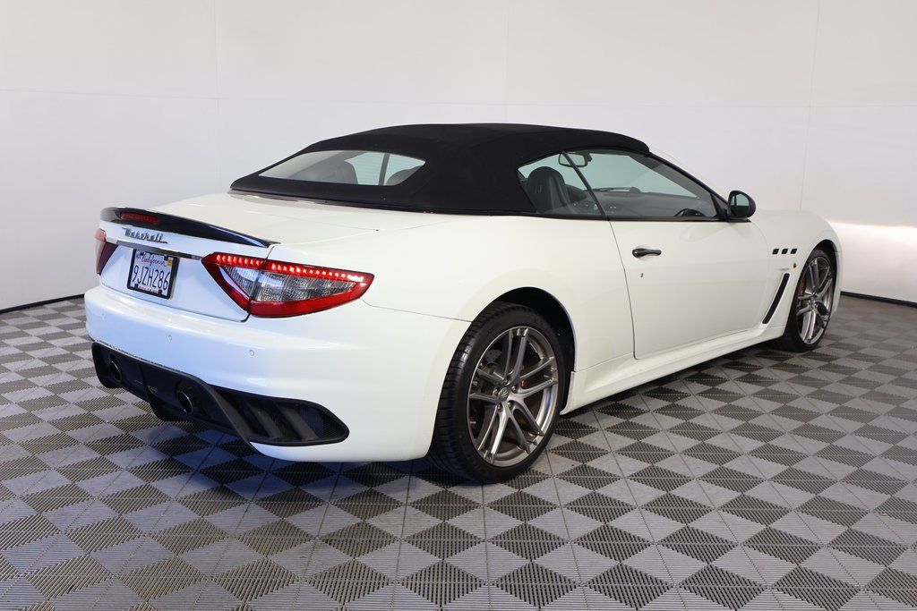 Thumbnail: 2013 Maserati GranTurismo - 4