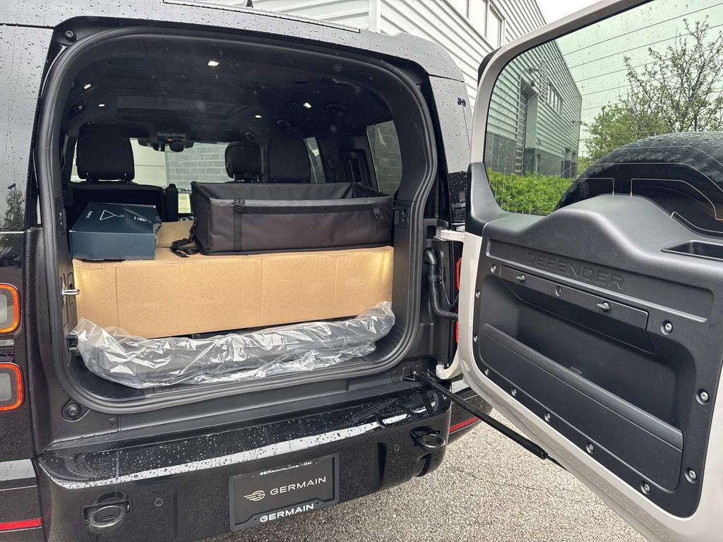 New 2026 Gray Land Rover X-Dynamic SE image 6