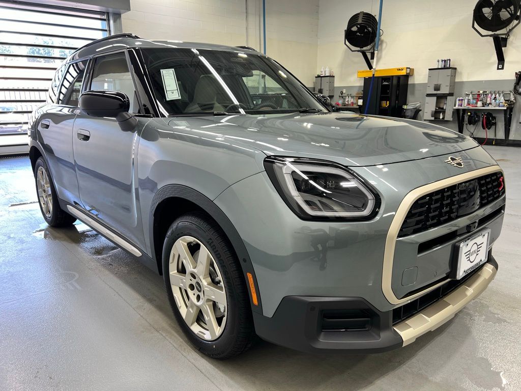 2025 MINI Cooper Countryman Base 5