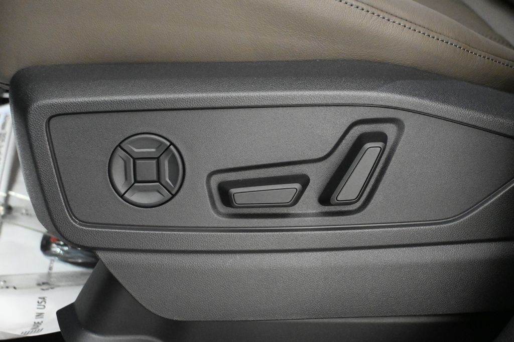 Thumbnail: 2025 Audi Q5 - 26