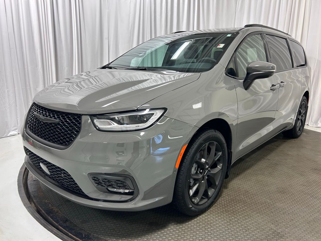used 2023 Chrysler Pacifica car, priced at $34,450