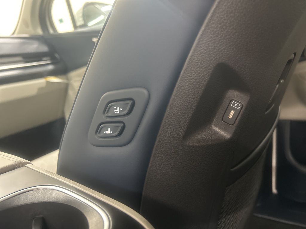 new 2026 Kia Carnival Hybrid car, priced at $43,885