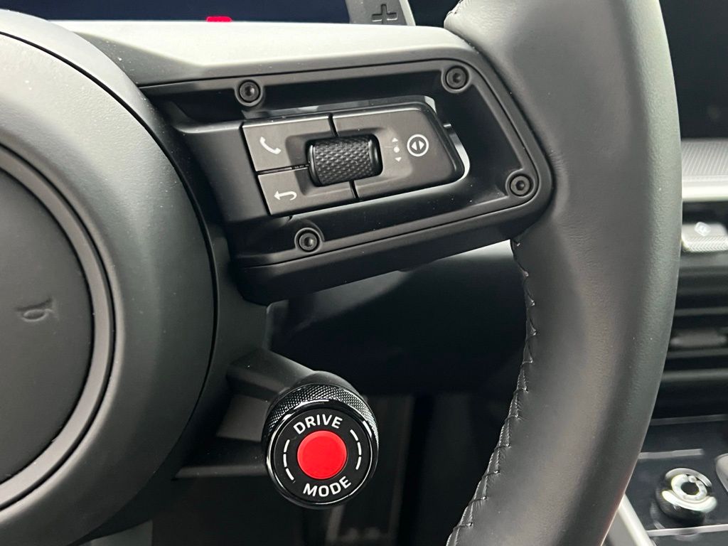 Thumbnail: 2025 Porsche 911 - 9