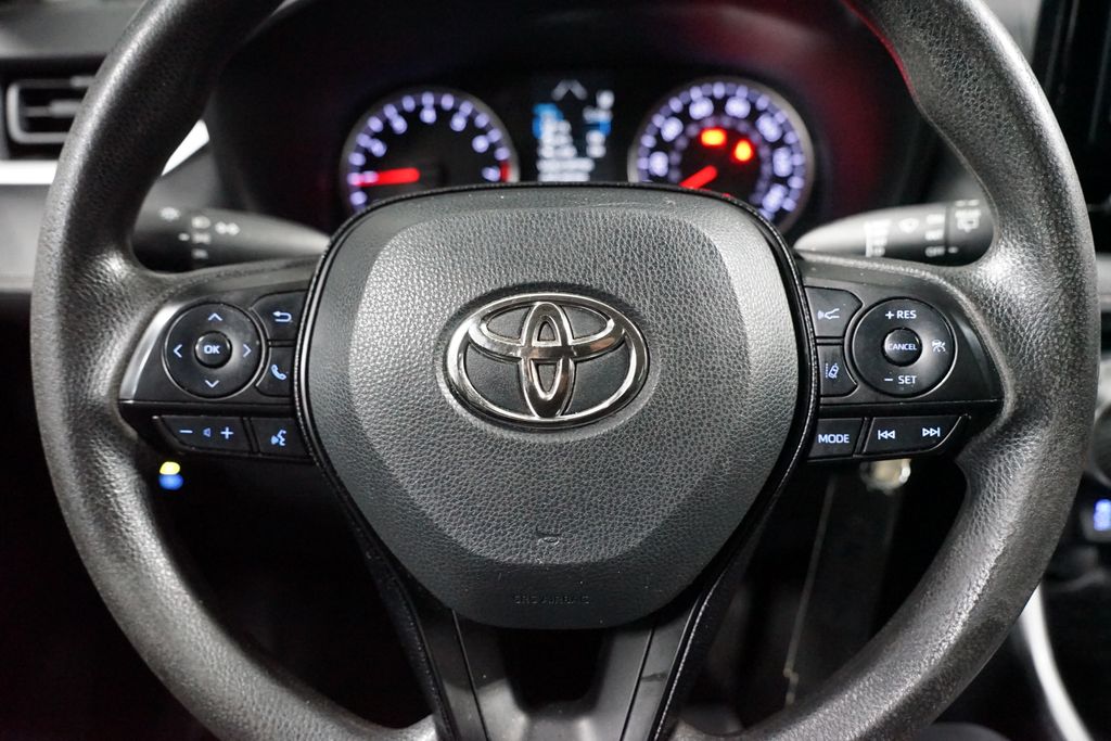 Thumbnail: 2020 Toyota RAV4 - 12