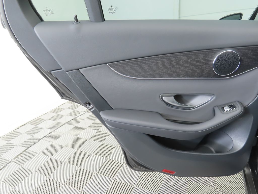 Thumbnail: 2022 Mercedes-Benz GLC - 26