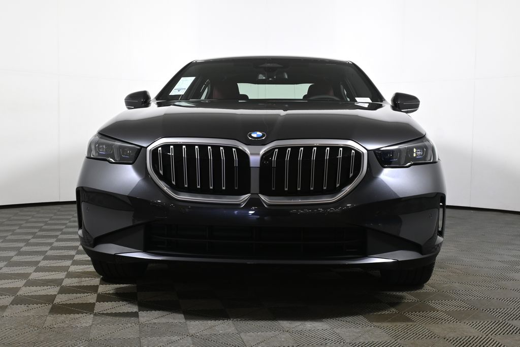 Thumbnail: 2026 BMW 5 Series - 10