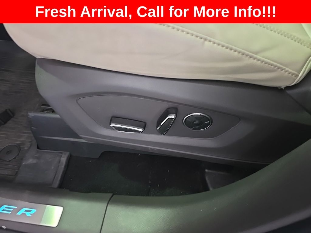 2020 Black Metallic Ford Explorer Platinum 4X4 SUV
