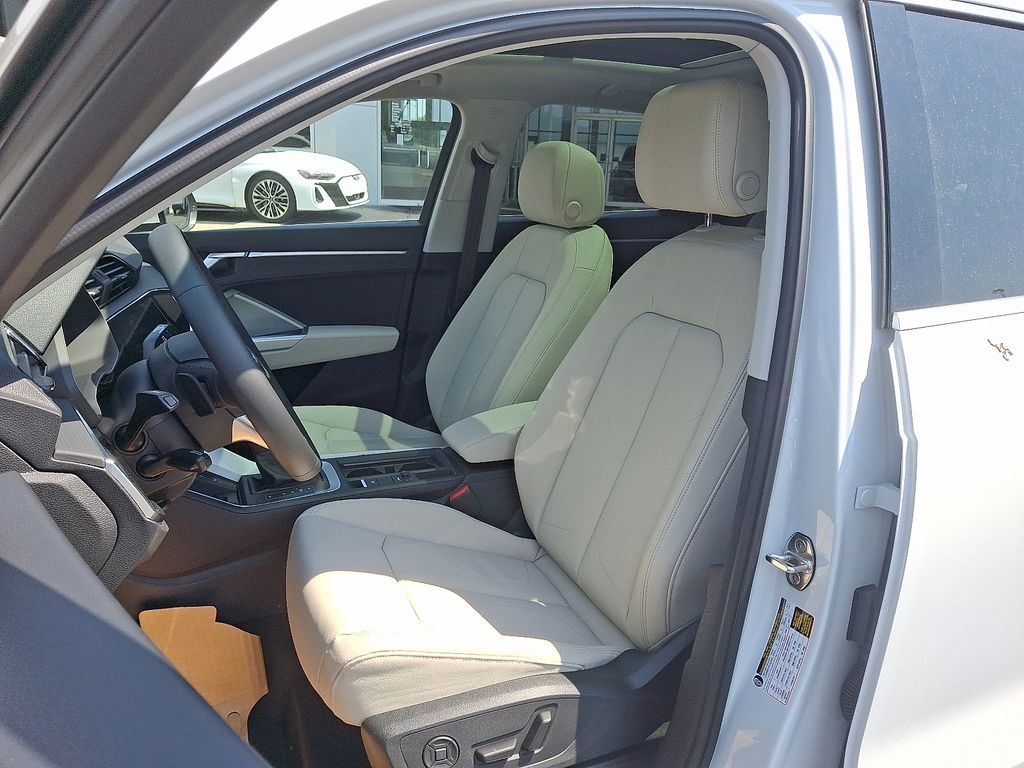 2025 Audi Q3  10