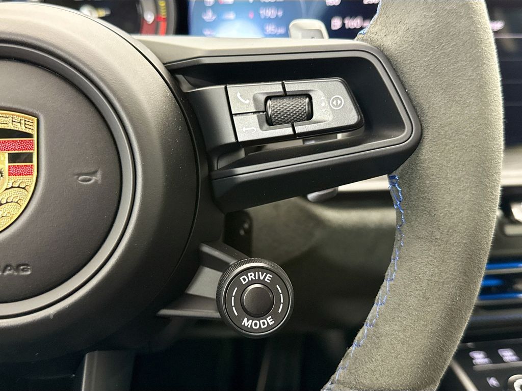 Thumbnail: 2024 Porsche 911 - 15