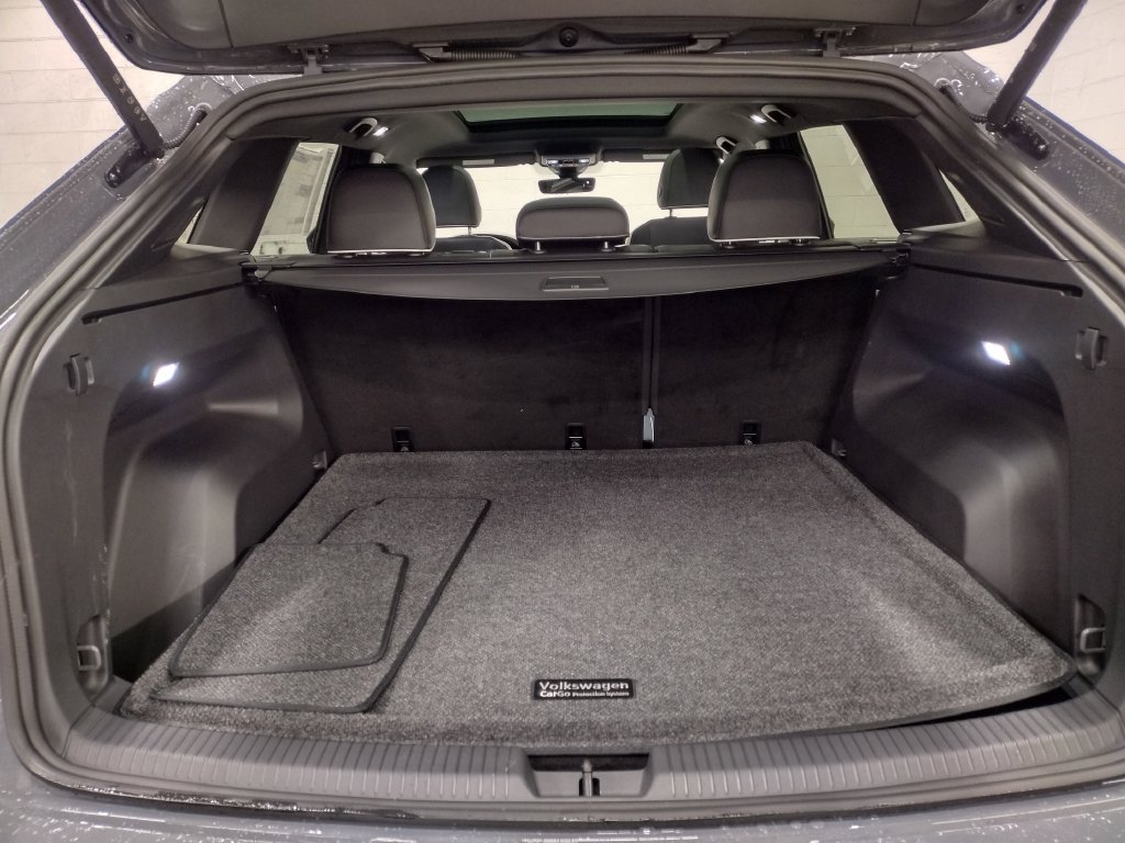 2026 Volkswagen Atlas Cross Sport SEL Premium R-Line