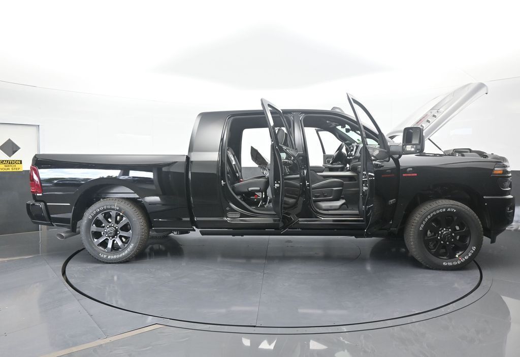 New 2026 Diamond Black Crystal Pearlcoat Ram Laramie image 72