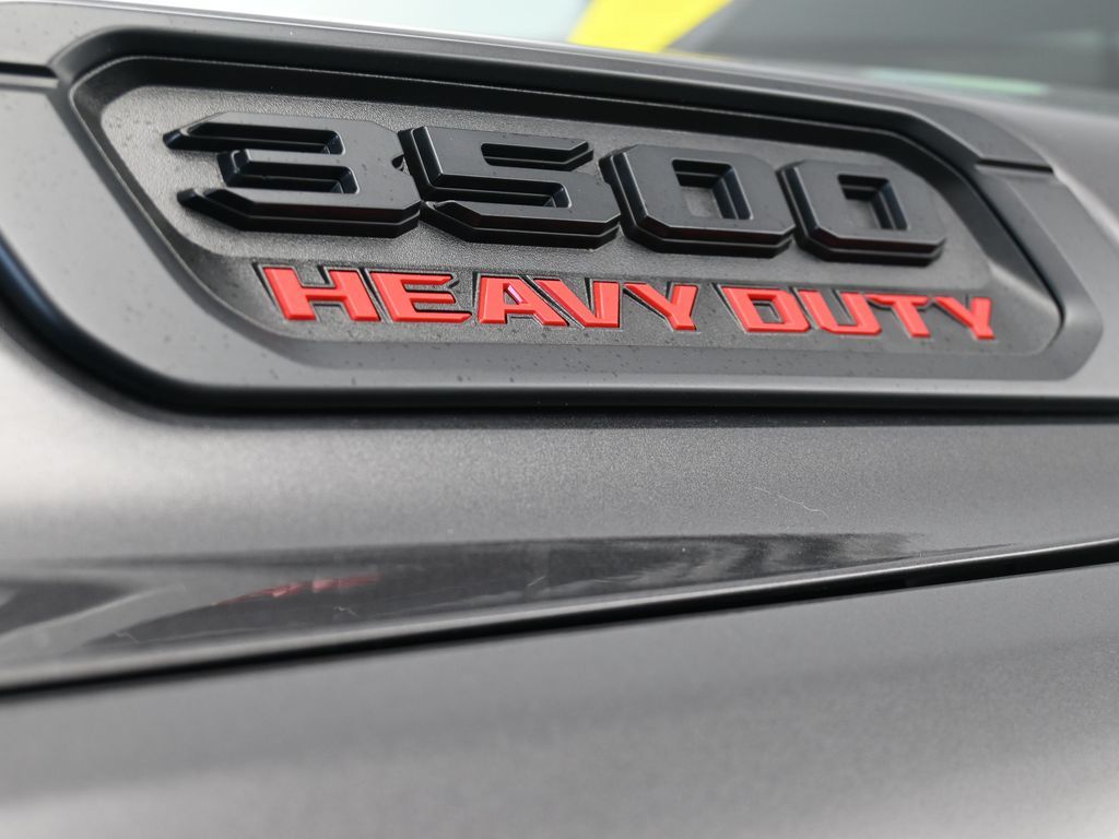 Used 2024 Granite Crystal Metallic Clearcoat Ram Tradesman image 28