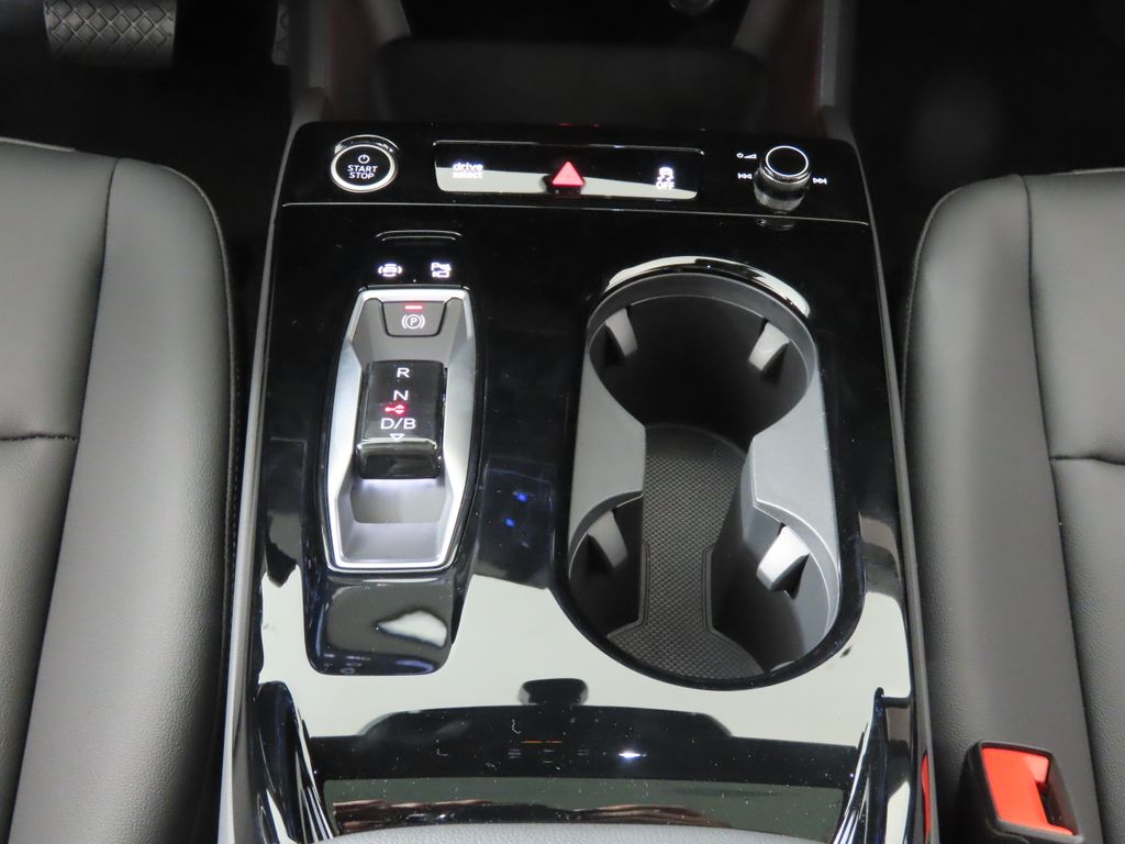 Thumbnail: 2027 Audi Q6 e-tron - 23