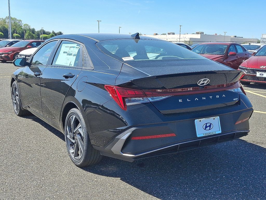 Thumbnail: 2026 Hyundai Elantra - 3