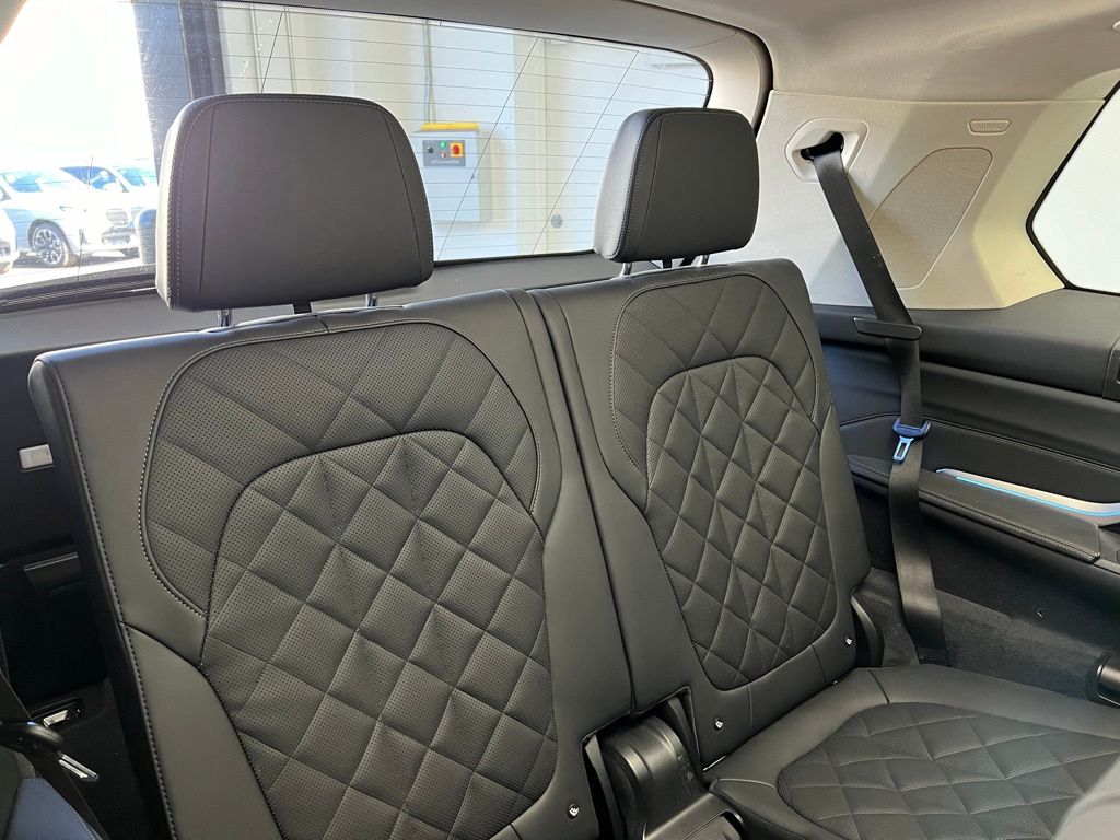 Thumbnail: 2024 BMW X7 - 9