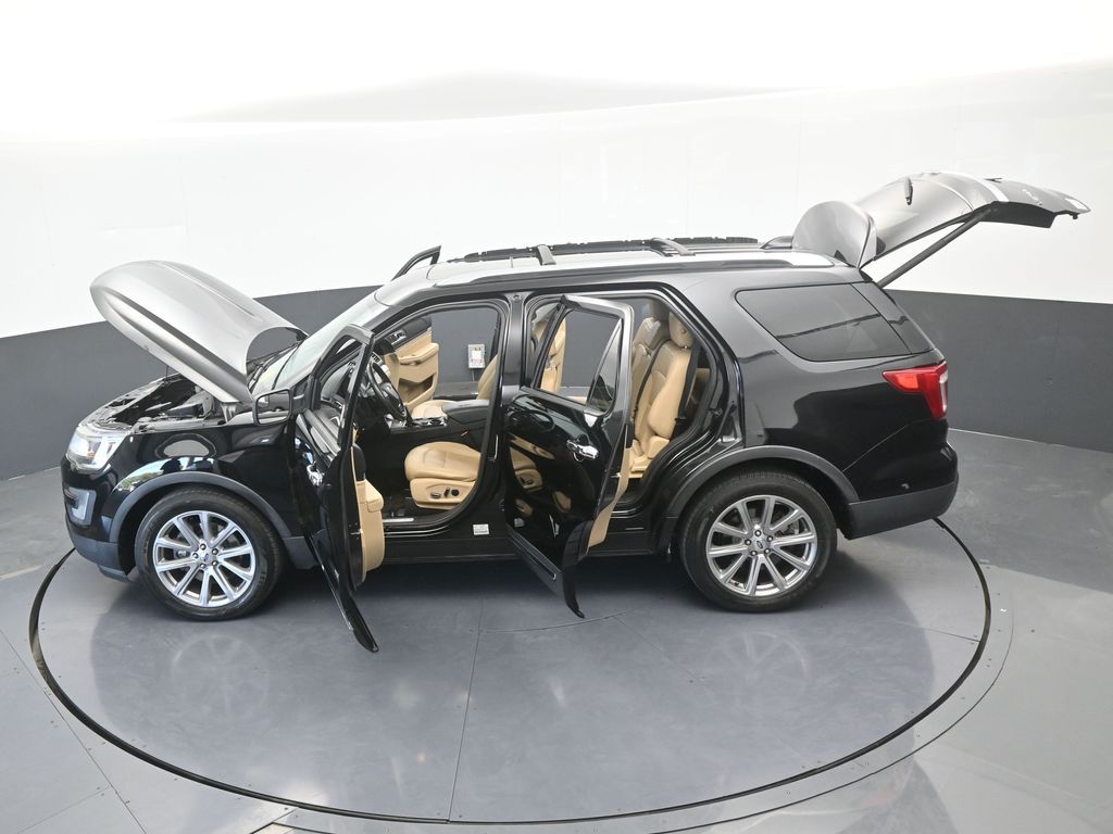 Used 2017 Shadow Black Ford Limited image 72