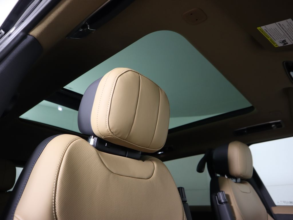 Thumbnail: 2026 Land Rover Range Rover Sport - 19