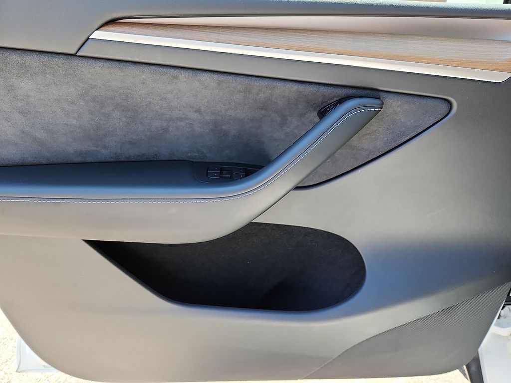Thumbnail: 2023 Tesla Model Y - 12