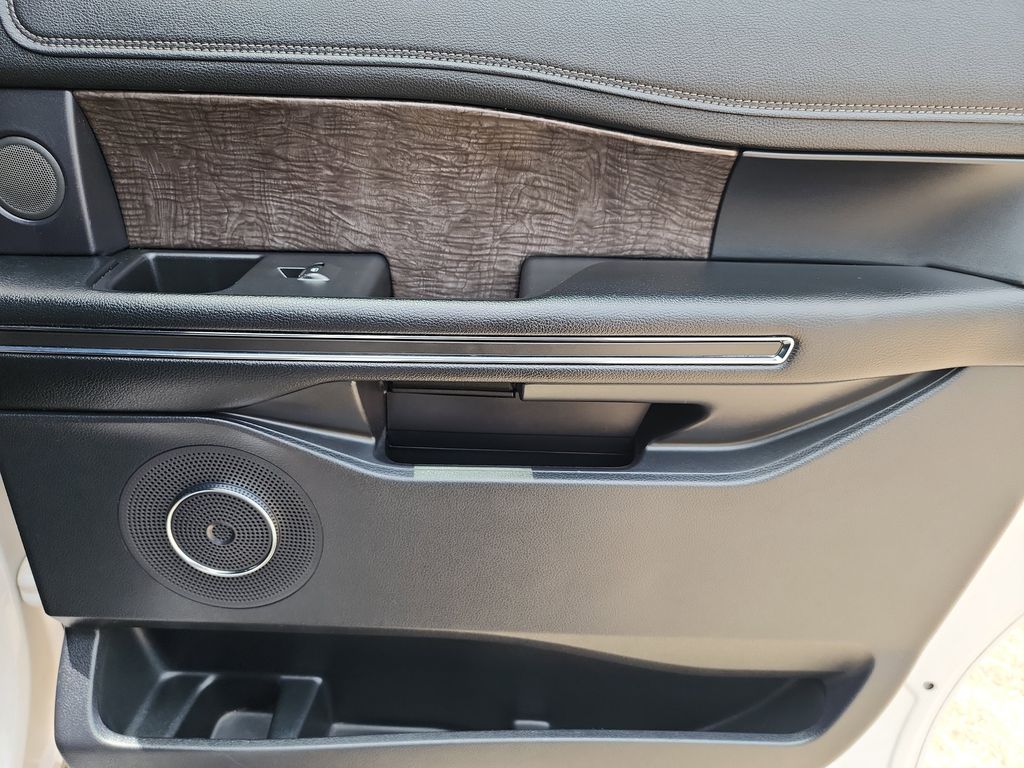2019 Ford Expedition Max Limited photo