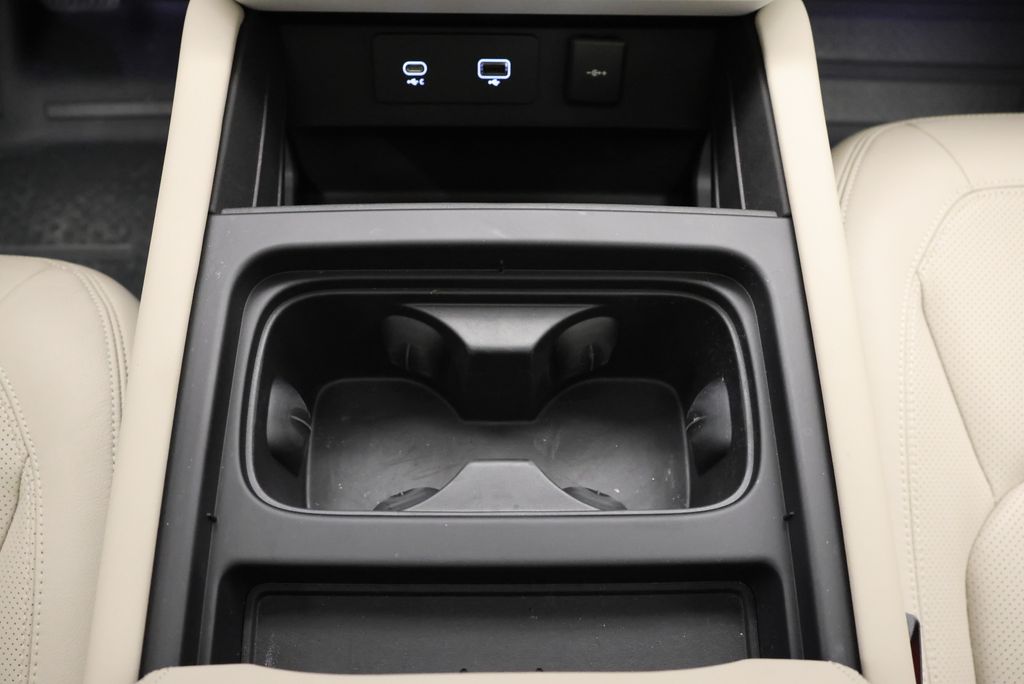 Thumbnail: 2024 Land Rover Defender - 25