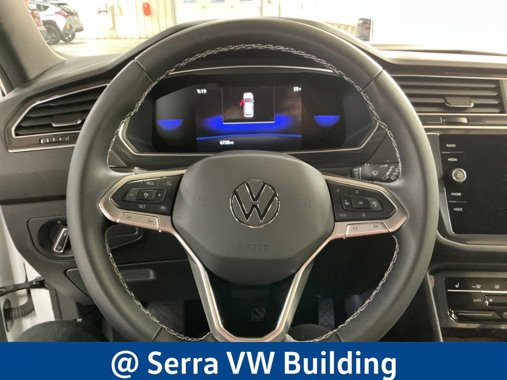 Certified Used 2024  Volkswagen 2.0T SE image 23