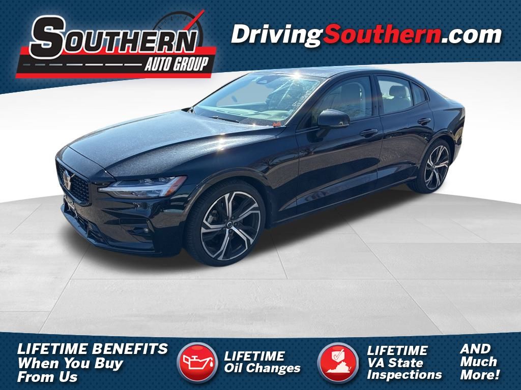 2024 Volvo S60 B5 Core Dark Theme AWD